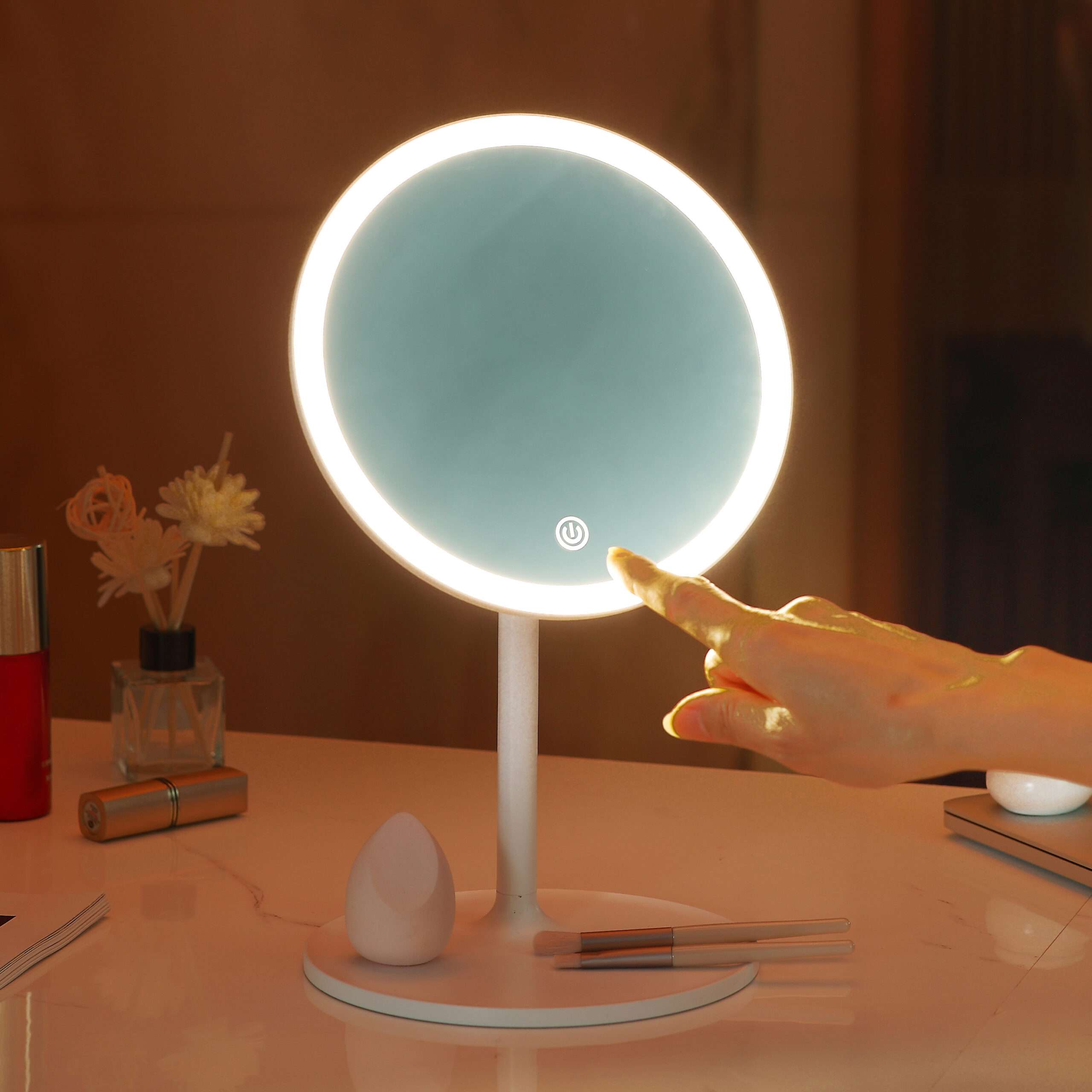 KW038A Round LED Desktop Mirror - 图片 4
